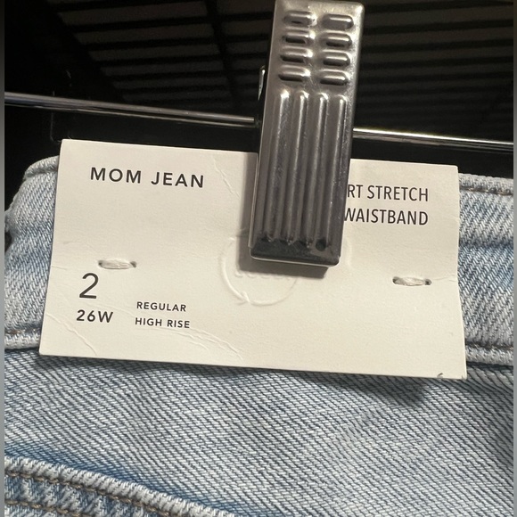 American Eagle Mom Jean size 2 - Picture 3 of 4